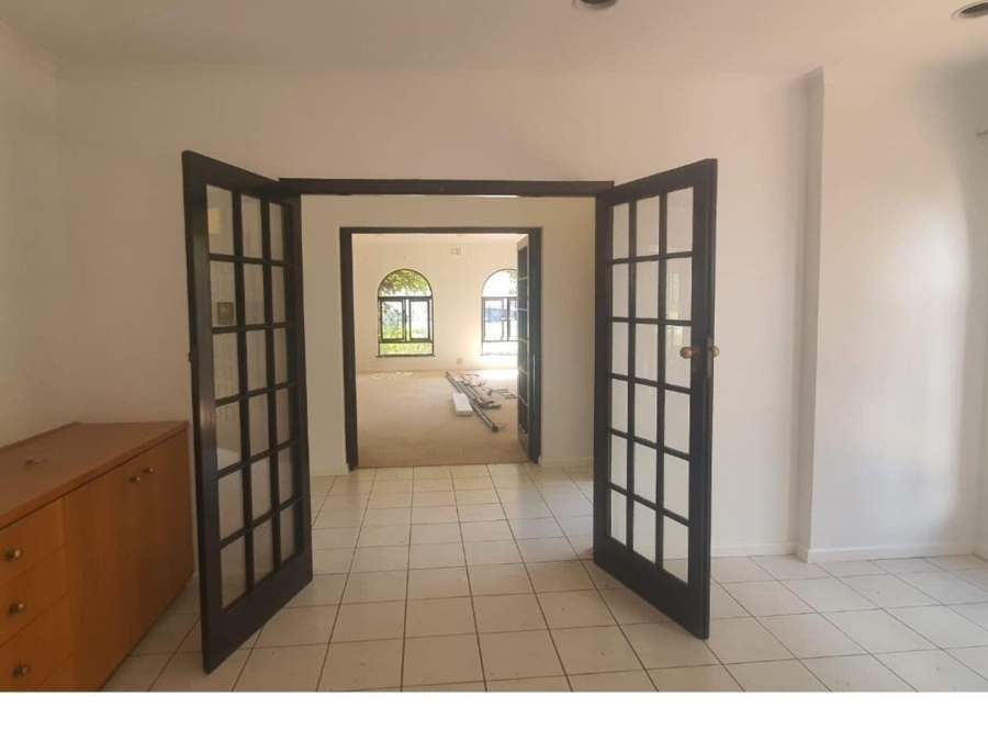 To Let 4 Bedroom Property for Rent in Constantia Western Cape